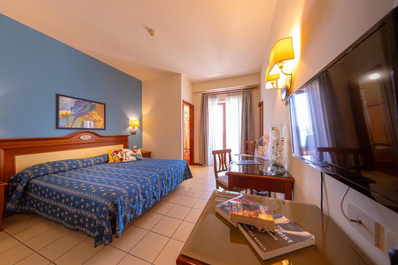Hotel Riva Del Sole Cefalu Exterior photo