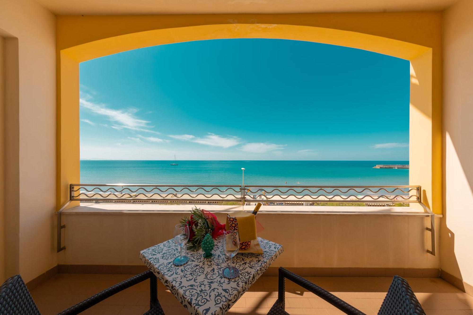 Hotel Riva Del Sole Cefalu Exterior photo